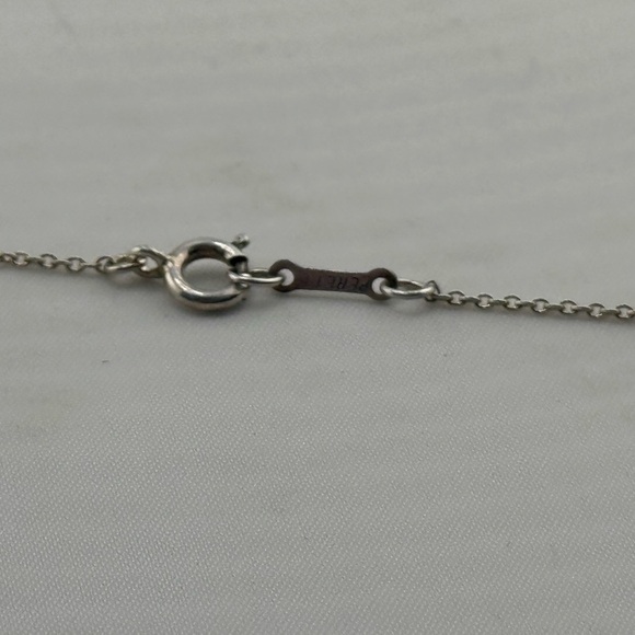 Tiffany & Co 9.25 S. Silver Heart Necklace - Picture 3 of 5